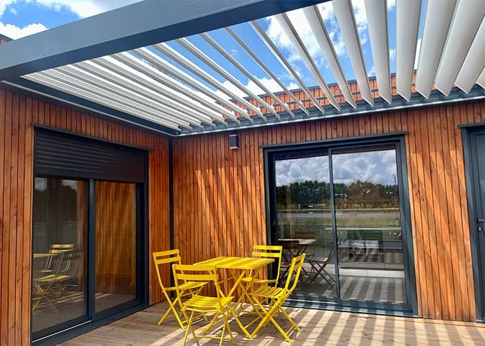 Pergolas bioclimatique sur terrasse