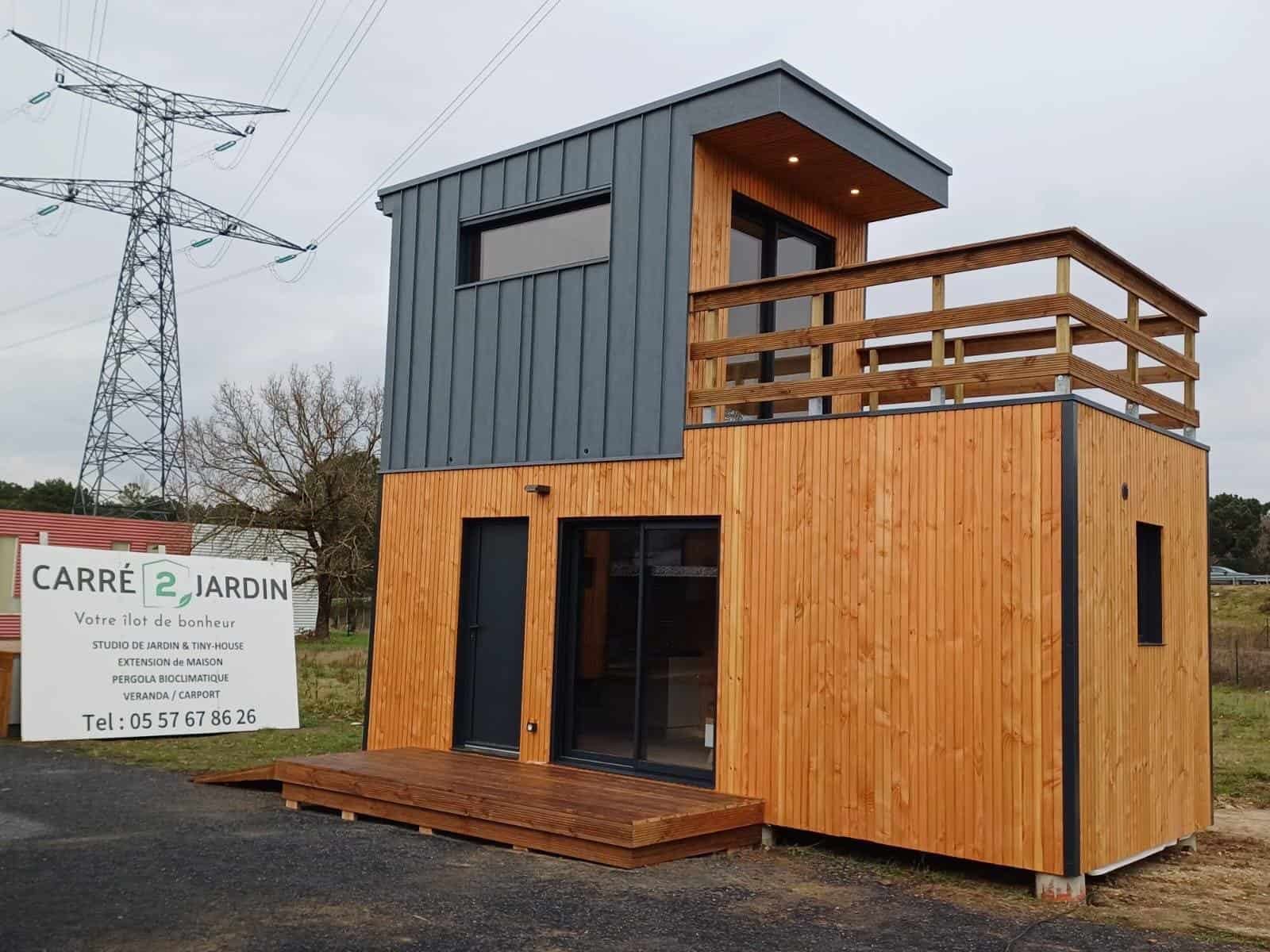 STUDIO avec Chambre à l'étage et terrasse TROPEZIENNE