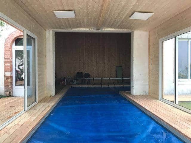 extension en bois sur une maison ancienne