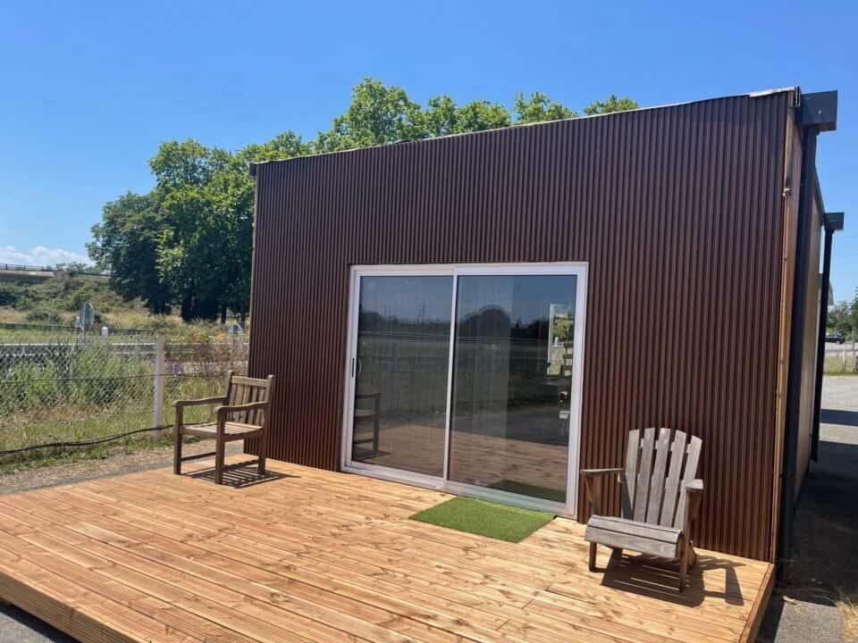 façade bardage aluminium couleur teck