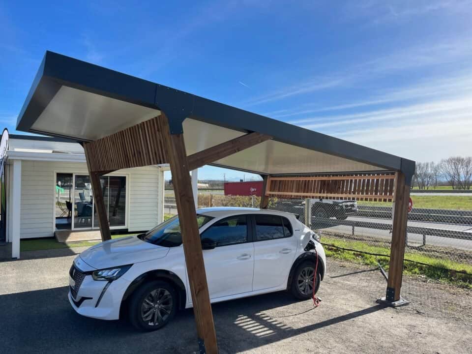 Carport avec borne de recharge véhicule electrique