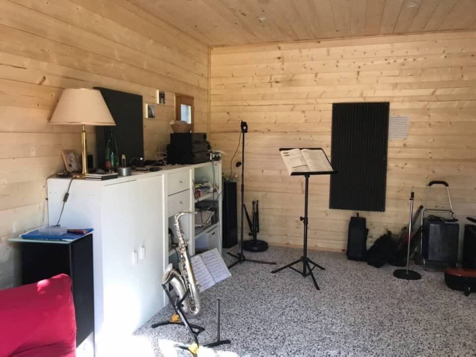 INTERIEUR SALLE E MUSIQUE